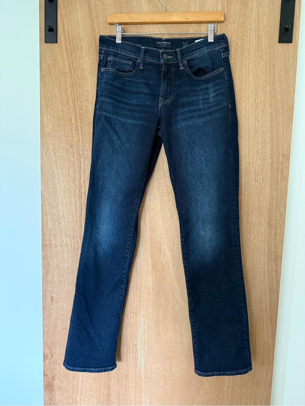 Lucky Brand mid rise straight sweet dark wash jeans size 8 long timeless classic